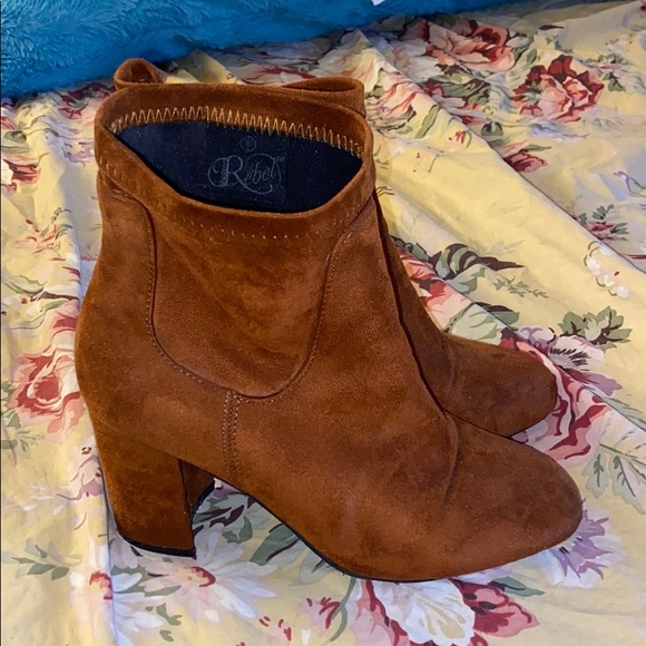 Rust colored booties - Picture 6 of 8